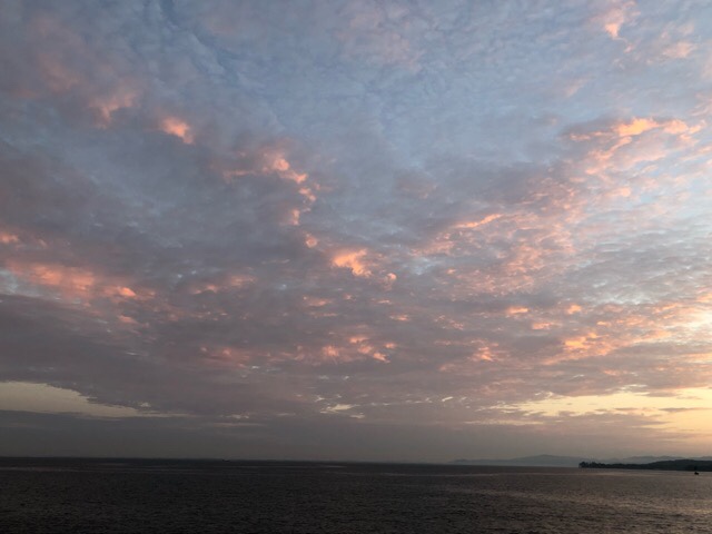 陽の上がる前の空 愛知 三河ボート レンタルボート